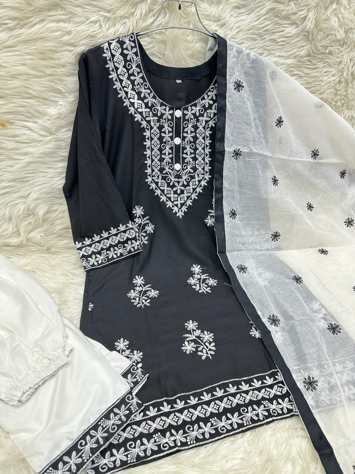 Chicken Kari Neckless Three Piecevvv