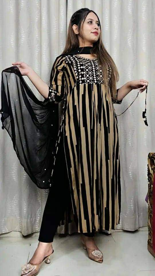 Lilen Embroidery Three Piece